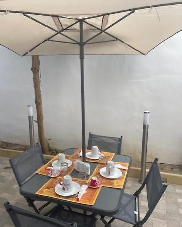 Bed and Breakfast Dimora Nonna Ada Aradeo Екстер'єр фото